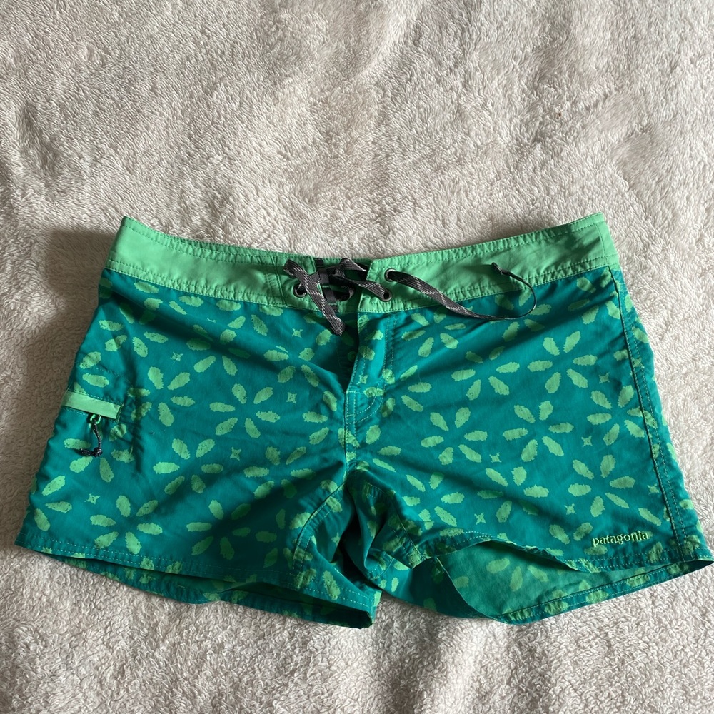 Patagonia Women’s Wavefarer Board Shorts